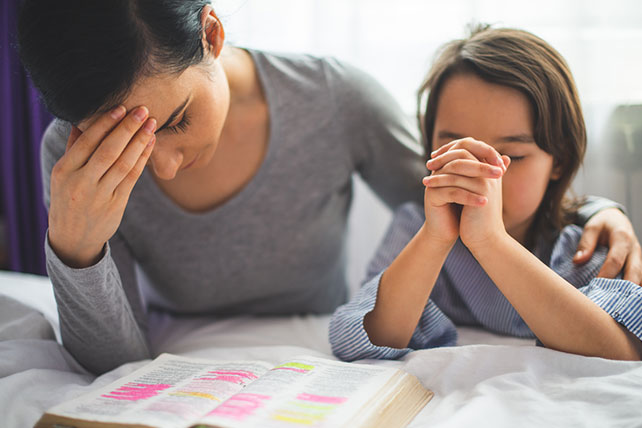 teaching children to pray