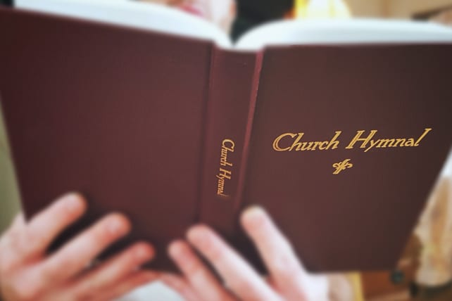 Singing Hymns in Church - 4 Reasons You Should Keep Them