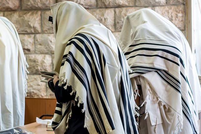 how Jews pray