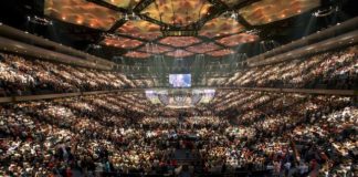 megachurch