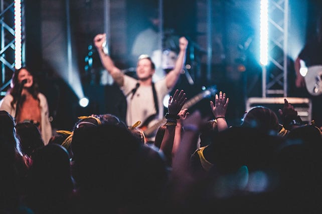 4-detailed-worship-leader-tips-to-improve-your-worship-leading