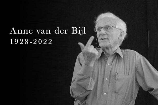 'God's Smuggler,' Anne van der Bijl, Known as 'Brother Andrew,' Dies at 94
