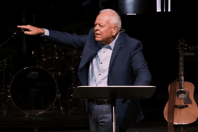 Hiland Park Baptist Church defends decision to host Johnny Hunt