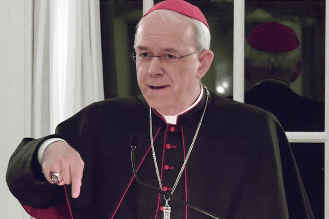 Papal Critic Praises Dubia by Conservative Prelates as ‘Heroic Act’