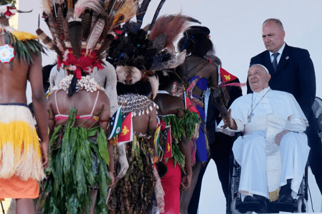 Pope Francis Papau New Guinea