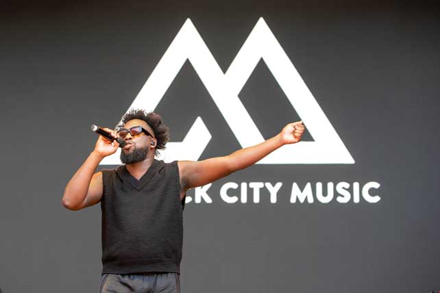 Dante Bowe Maverick City Music