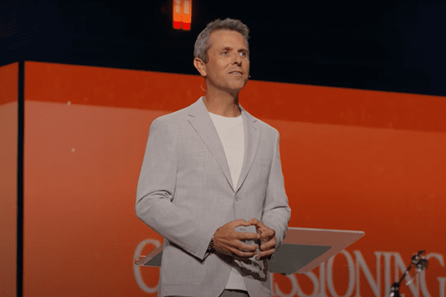 Daniel Floyd installed as lead pastor of Gateway Church