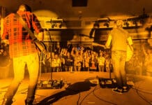 8 Ways Worship Leaders Accidentally Distract From Worship worship leaders