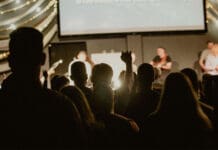 7 Worship Set Mistakes That Kill Momentum worship set mistakes