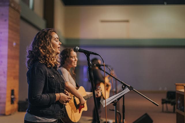 train a worship leader