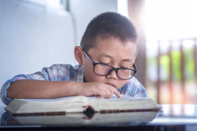 8 Practical Tips for Getting Kids Into the Bible